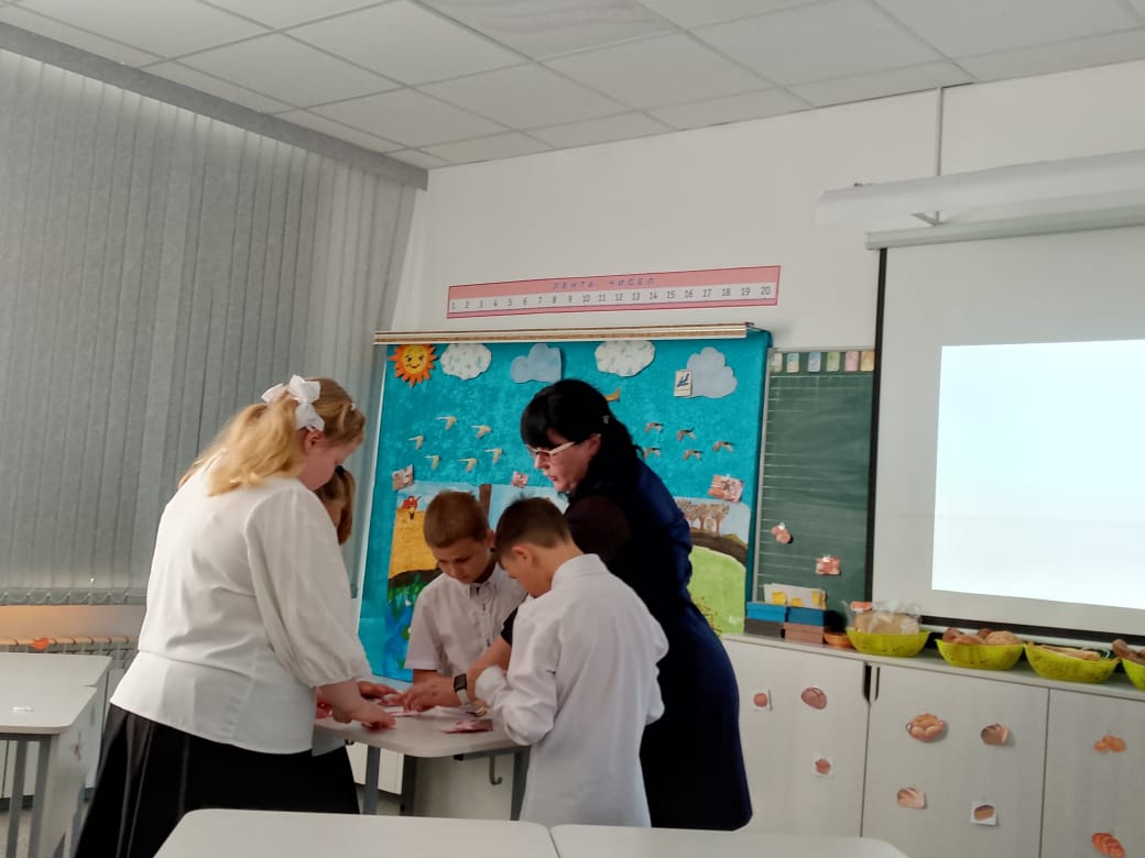 Хлеб - всему голова.